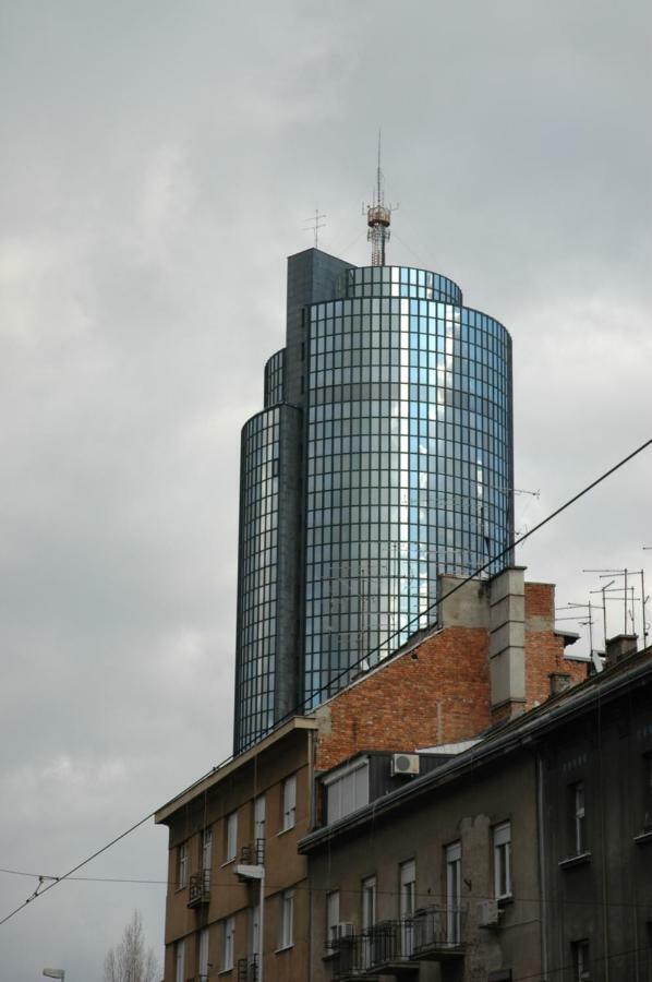 E5 Apartma